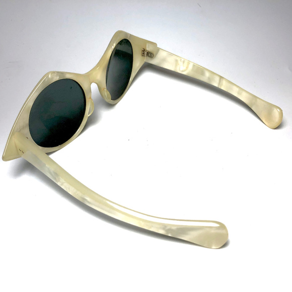 1960s French Pearlized Oval Sunglasses - Picture 4 of 6